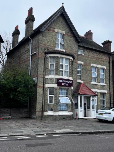 Ealing Common Bed & Breakfast | Abbey Lodge Hotel