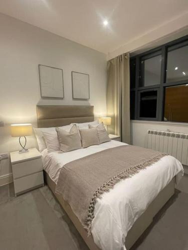Uxbridge North Apartment | Apartment 30 minutes to central London