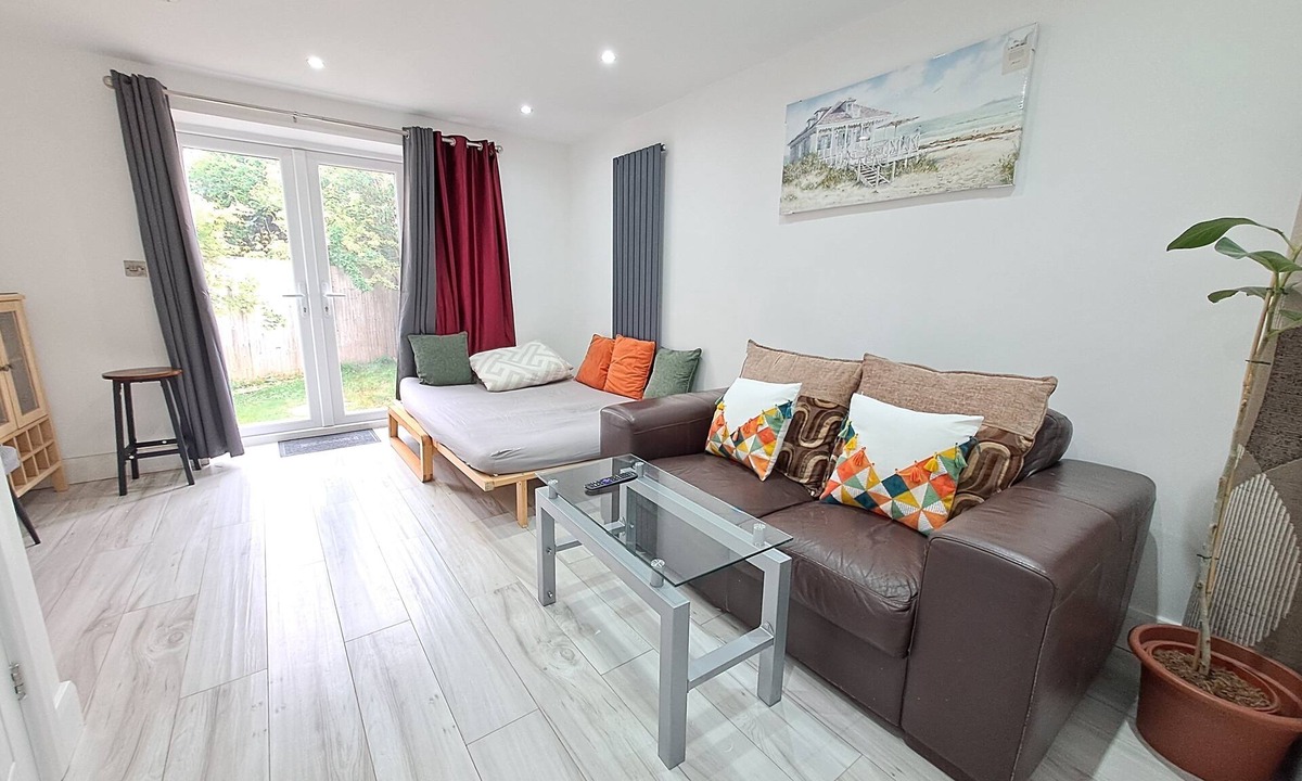 Roxbourne House | Brand New| Free Parking| Wembley| Patio Party| BBQ Party| Garden Party