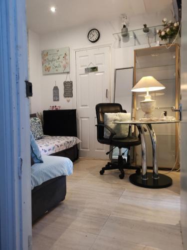 East Walworth Apartment | Marahanata Jadwin 1 BEAUTIFUL 1 BED ROOM FLAT