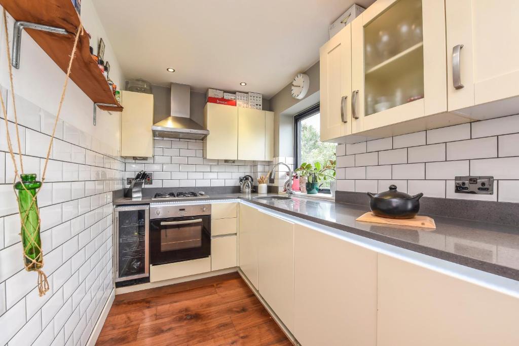 Dulwich Apartment | Stylish 2 bed flat in heart of Dulwich - London