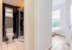 Bright 1 Bed Flat in West Hampstead with Balcony