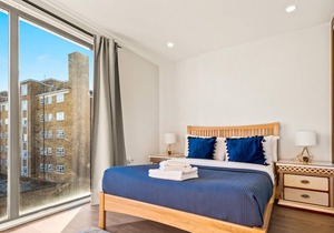 Spacious Three Bedroom Apartment in Hoxton