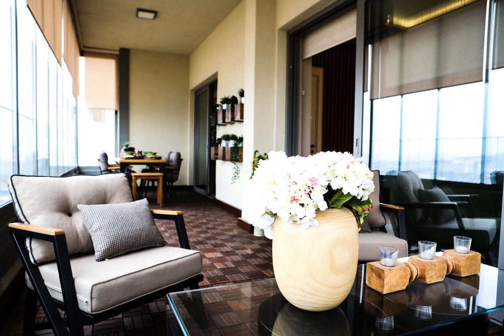 Stunning 3BR Flat in East Village w/Balcony, fits 9