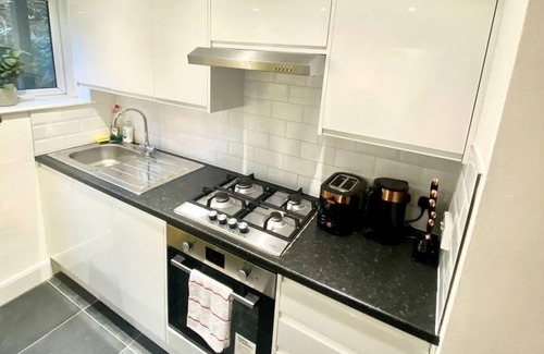 Brownswood Apartment | 120 m² Apartment ∙ 4 guests