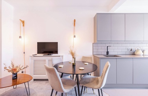 Fulham Broadway Apartment | 2 bed flat West Kensington/Fulham