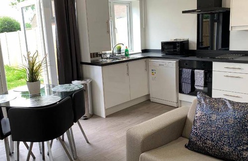 London Borough of Hounslow Apartment | 200 m² Apartment ∙ 4 guests