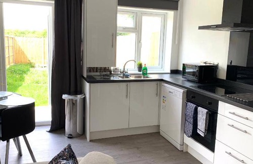 London Borough of Hounslow Apartment | 200 m² Apartment ∙ 4 guests