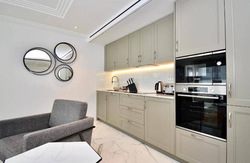 St. Johns Wood Apartment | 252 m² Serviced apartment ∙ 5 bedrooms ∙ 127 guests