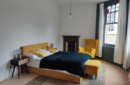 Winchmore Hill House | 300 m² House ∙ 8 bedrooms ∙ 27 guests