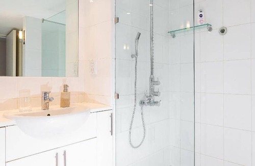 Oval Apartment | 80 m² Apartment ∙ 1 bedroom ∙ 3 guests