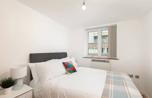Barnet Apartment | 807 m² Apartment ∙ 2 bedrooms ∙ 6 guests