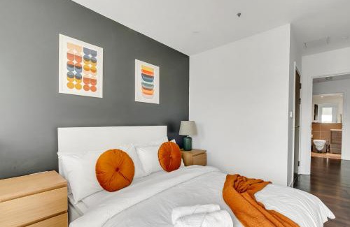 Merton Apartment | Last-Minute Escape l Sleeps Up to 6 l Stylish City Views Near Station by Capital Retreat Short lets & Serviced Accommodations
