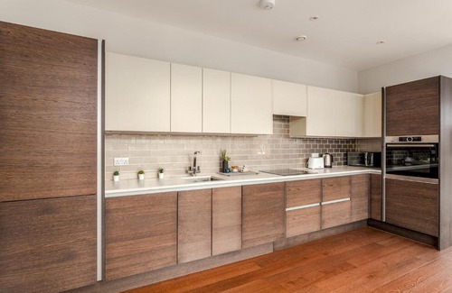 Larkhall Apartment | Stunning London Penthouse II