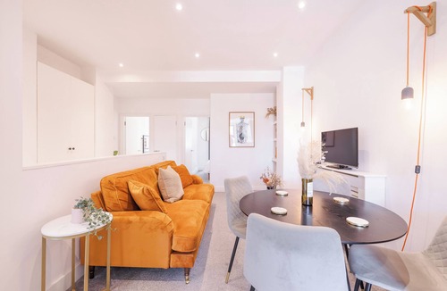 Fulham Broadway Apartment | 2 bed flat West Kensington/Fulham
