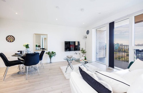 North Woolwich House | 96 m² House ∙ 2 bedrooms ∙ 4 guests