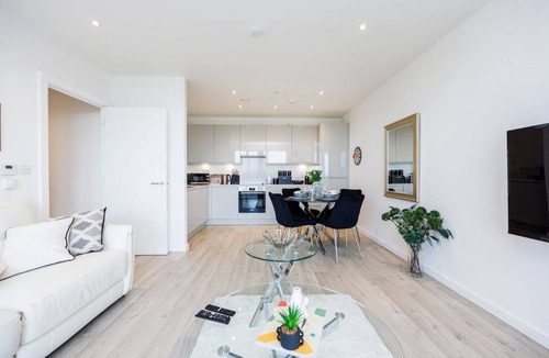 North Woolwich House | 96 m² House ∙ 2 bedrooms ∙ 4 guests