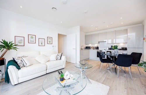 North Woolwich House | 96 m² House ∙ 2 bedrooms ∙ 4 guests