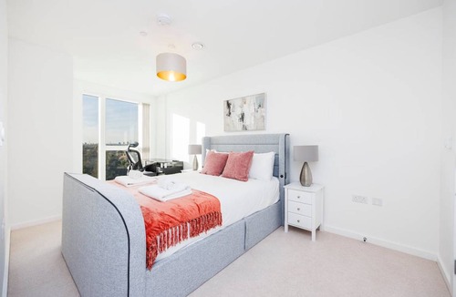 North Woolwich House | 96 m² House ∙ 2 bedrooms ∙ 4 guests