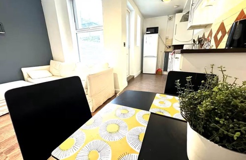 Fulham Broadway Apartment | Amazing 1 bed flat in Fulham near Chelsea Stadium!