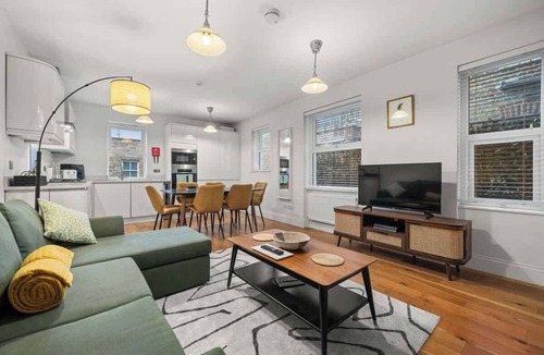 Munster Apartment | Brand NEW 2 BR Fulham Apt Nr Tube Station COZY