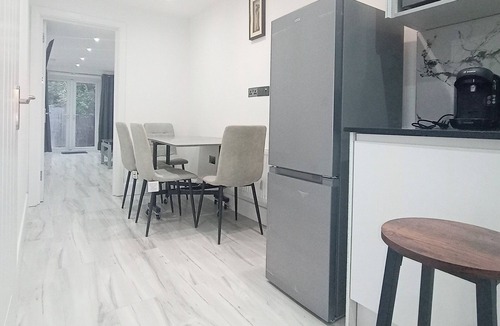 Roxbourne House | Brand New| Free Parking| Wembley| Patio Party| BBQ Party| Garden Party