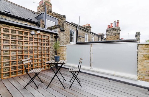 Larkhall Apartment | Bright&Stylish Brixton flat - sleep 4