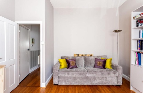 Archway House | Comfortable One Bed Flat with Private Patio