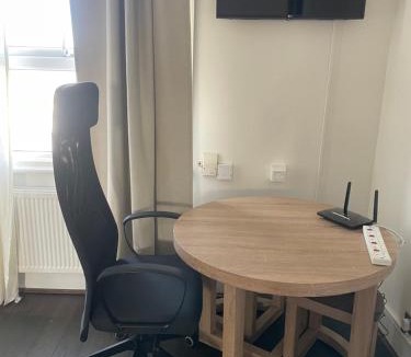 Harlesden Apartment | Entire luxurious flat sleeps 4 persons