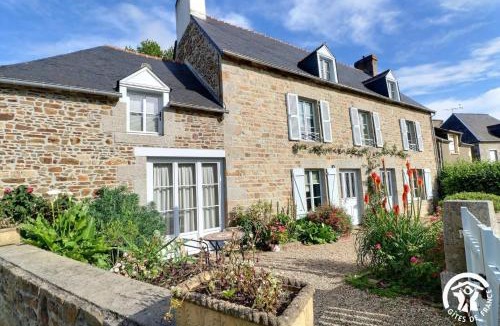 Bazouges-la-Perouse Bed & Breakfast | Le Jardin de Quercus B&B