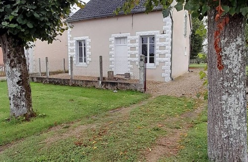 Bouges-le-Chateau Ski Chalet | Le p'tit gite de Bouges-jardin-wifi-2chb