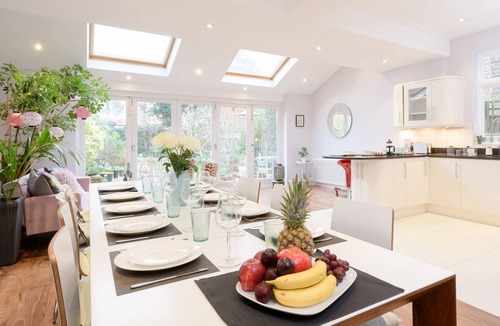 Walpole House | Luxury Victorian 5/6 bdr town house. Sleeps 10-14. Garden and Parking
