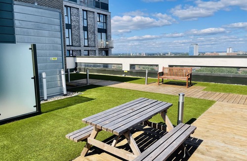 Canning Town South Apartment | Penthouse