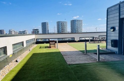 Canning Town South Apartment | Penthouse
