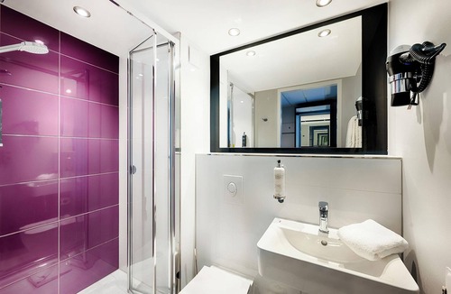 Neukoelln Hotel | Premier Inn Berlin City Süd