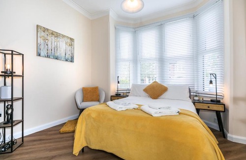 West Ealing Apartment | Quiet 1 Bedroom Flat, Perfect for Solo Travellers