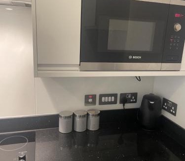 Fairfield Apartment | Stylish one Bedroom Central Croydon