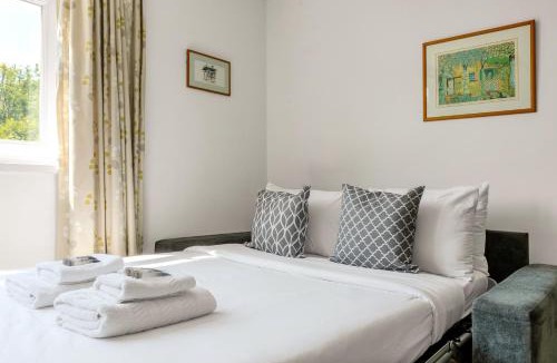 East Putney Apartment | Sun-lit Studio, 7 mins to tube &train, Putney