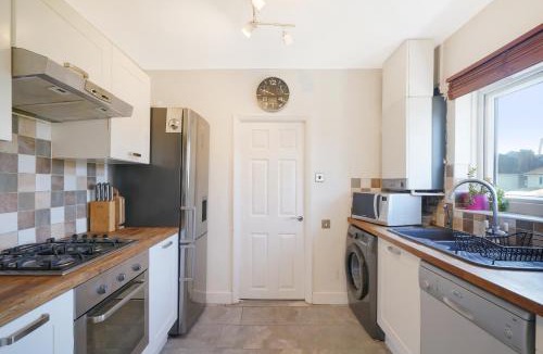 Broad Green Apartment | The Spot