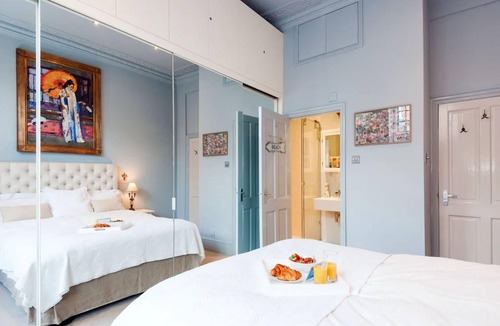 Holland Park Apartment | TREE HOUSE Celebrity Residence in Notting Hill
