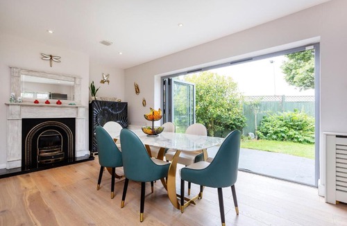 North Acton House | Veeve - Luxe Hideaway