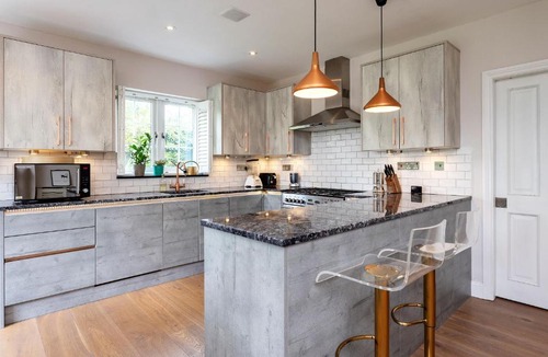 North Acton House | Veeve - Luxe Hideaway