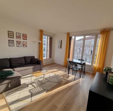 Bright & Cozy One Bedroom appartement close to Paris Balcony & Wi-Fi