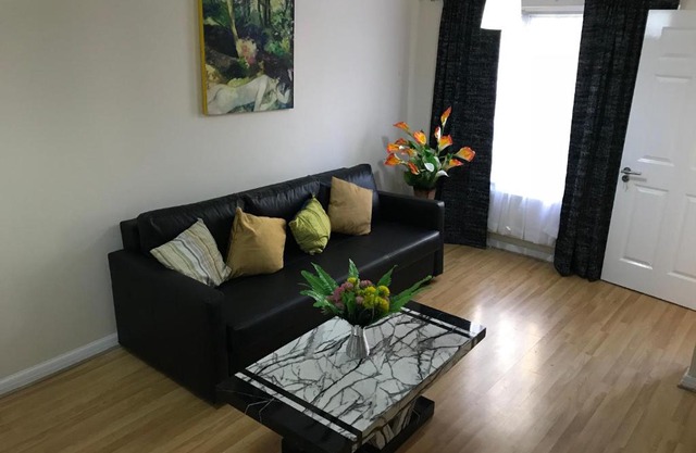 3 Bedrooms Peckham High Street