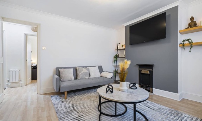 Harrow Road Apartment | 75 m² Apartment ∙ 2 bedrooms ∙ 8 guests
