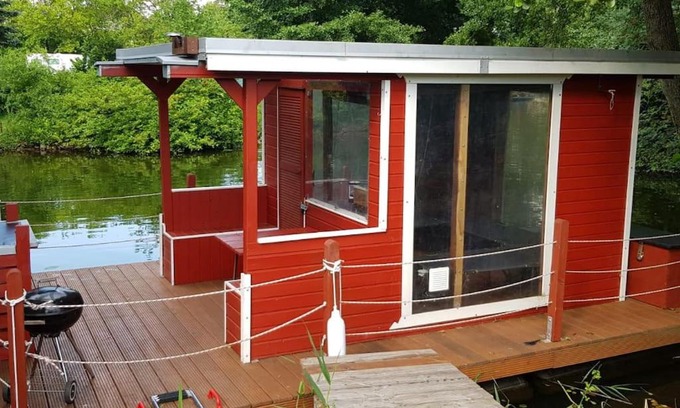 Woltersdorf Boat Rental | Floß Casanova