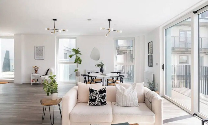 Stratford Apartment | Scandi Style Flat in London with Private Terrace
