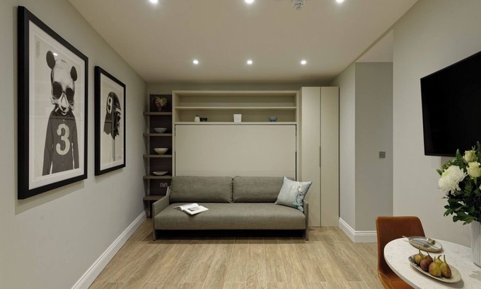 Queen's Gate Condo | Stunning flat and private terrace