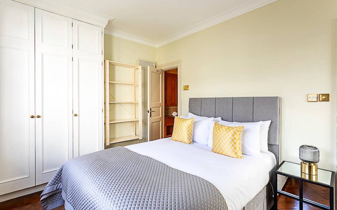 Photo of Bedroom in Queen's Gate