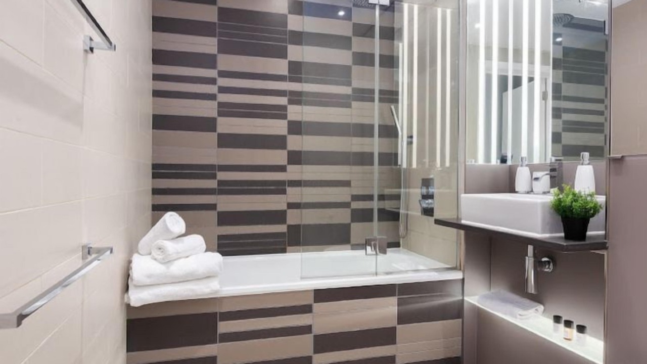 Photo of Bathroom in Weavers